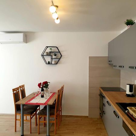 Apartment Mon Cheri-Located In A Quiet Neighbourhood Near Beaches Free Parking PUY Exterior foto