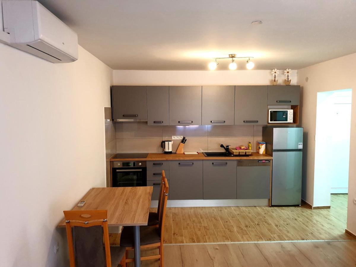 Apartment Mon Cheri-Located In A Quiet Neighbourhood Near Beaches Free Parking PUY Exterior foto